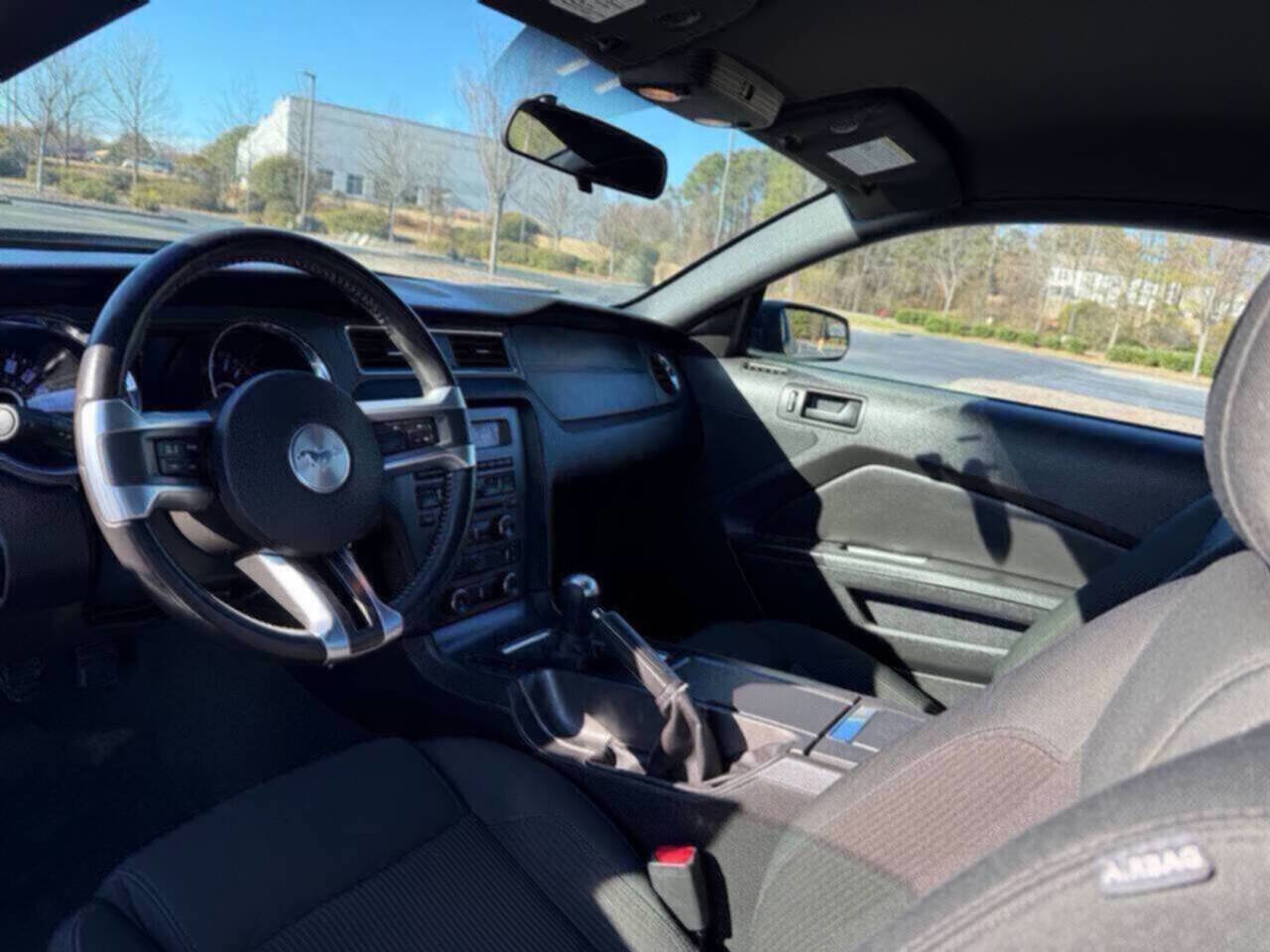 Used 2014 Ford Mustang Coupe RWD image 18