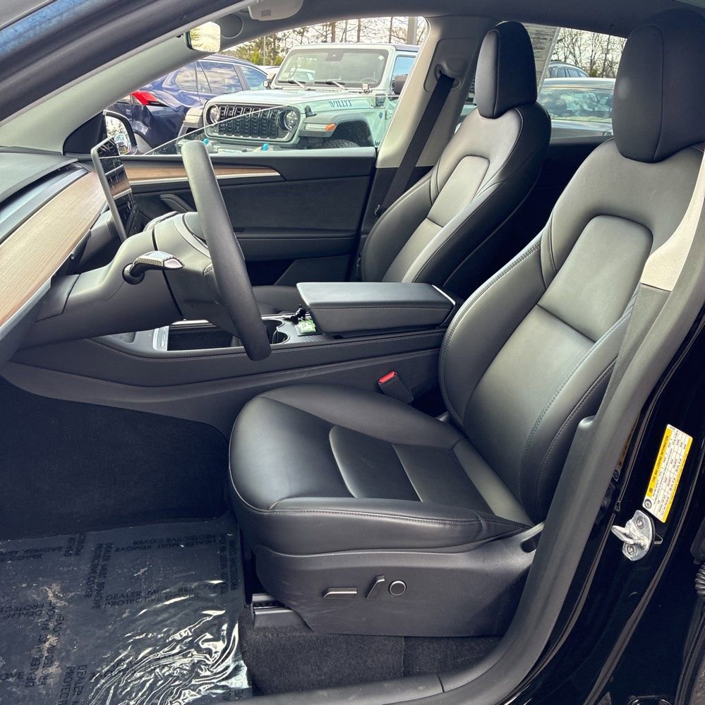 Used 2025 Tesla Model Y Long Range AWD/4WD image 9