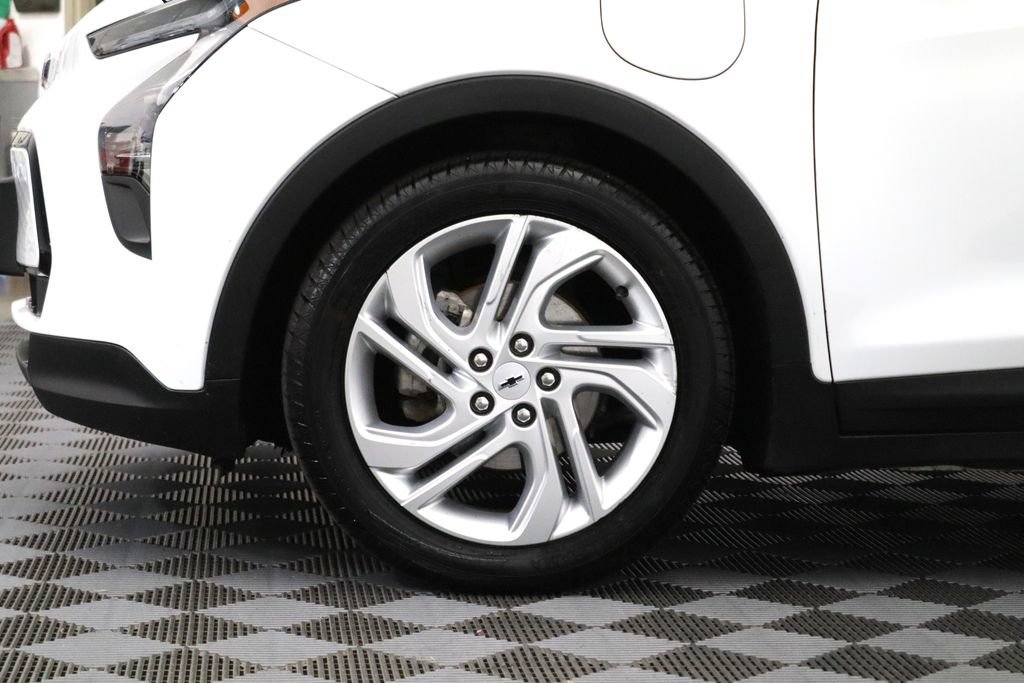 Used 2023 Chevrolet Bolt LT w/ Driver Confidence Package FWD image 5