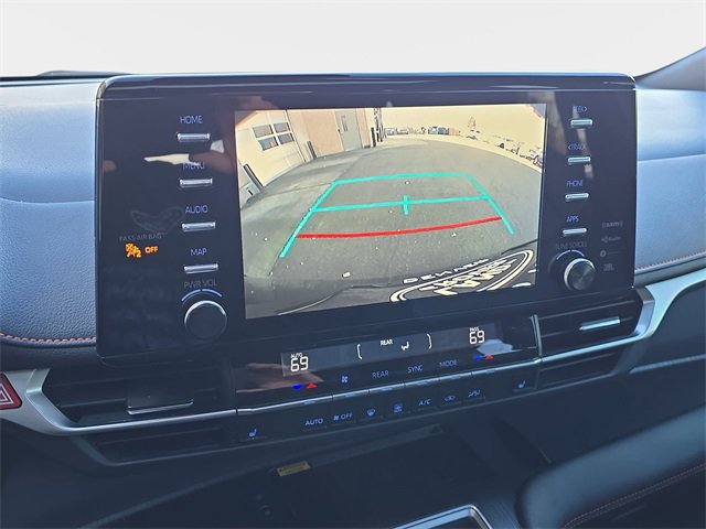 Used 2022 Toyota Sienna XSE image 27