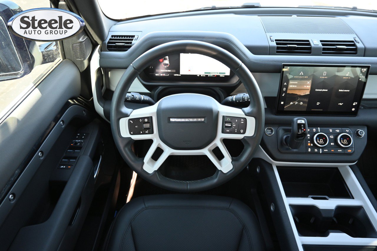 Used 2025 Land Rover Defender 110 S AWD/4WD image 9