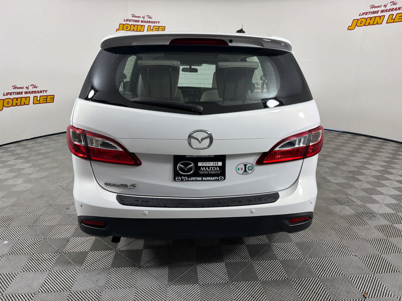 Used 2014 MAZDA MAZDA5 Touring w/ Moonroof & Audio Package FWD image 4