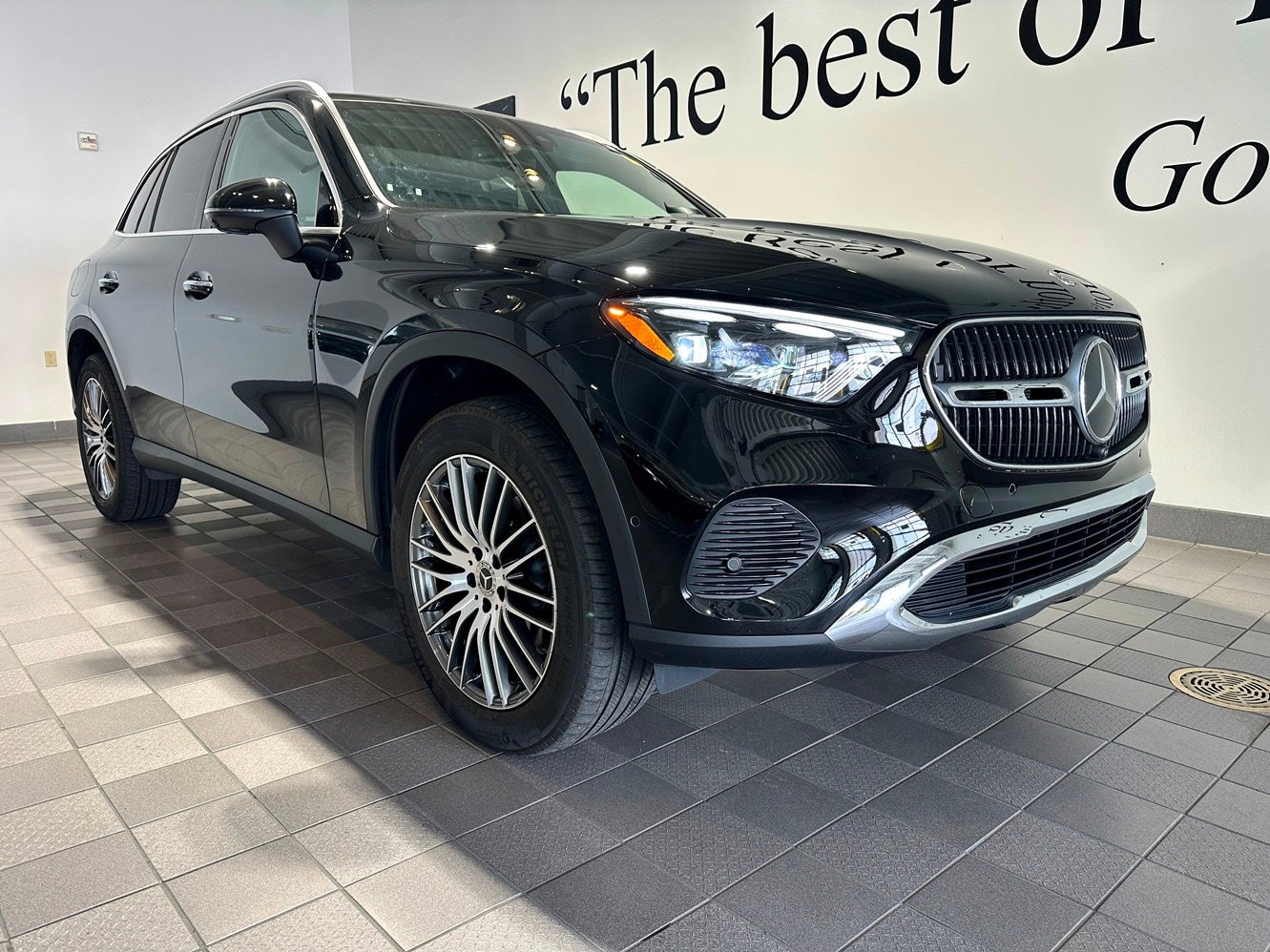 Used 2023 Mercedes-Benz GLC 300 4MATIC image 1