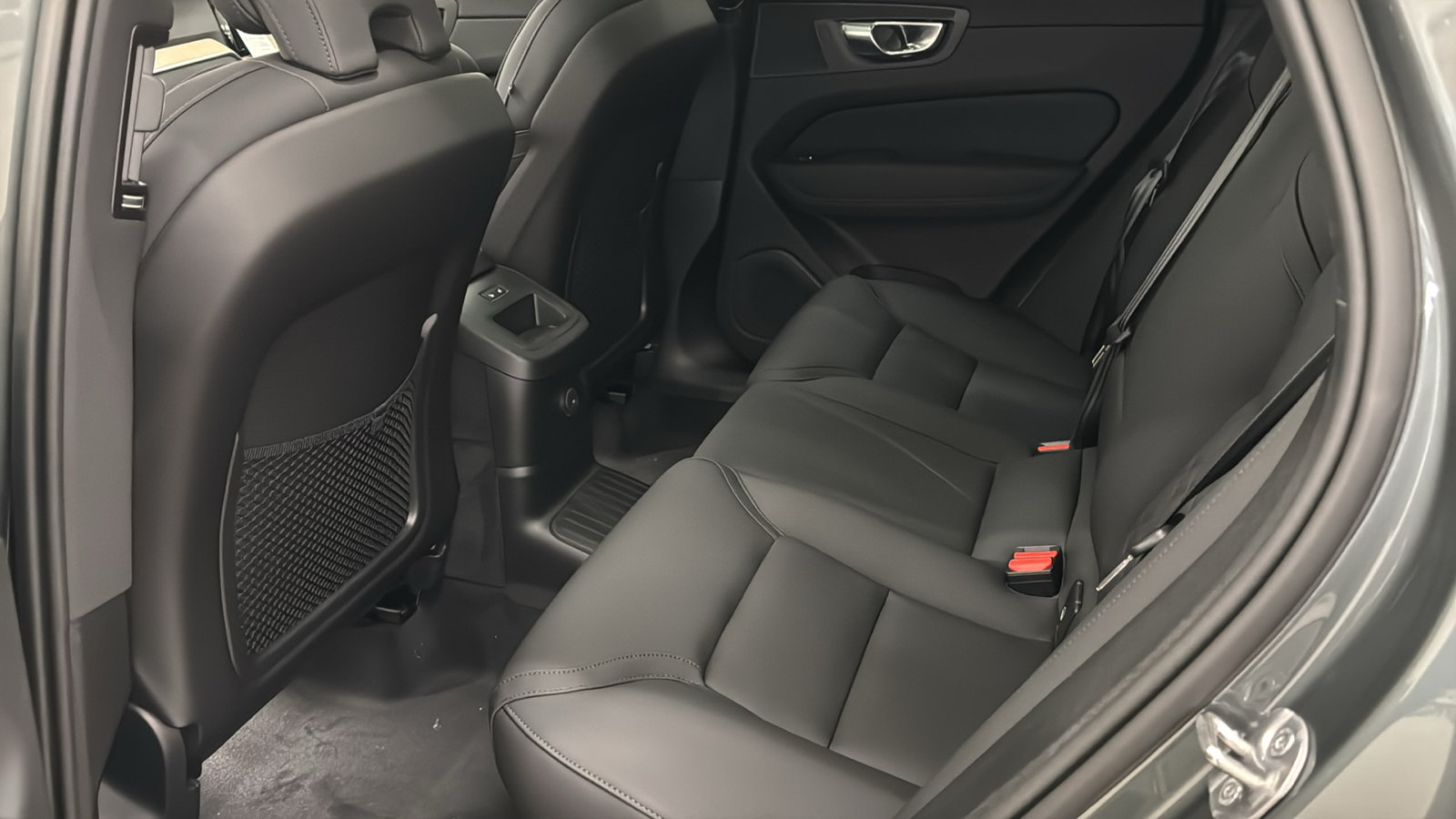 New 2027 Volvo XC60 T8 Plus AWD/4WD image 27