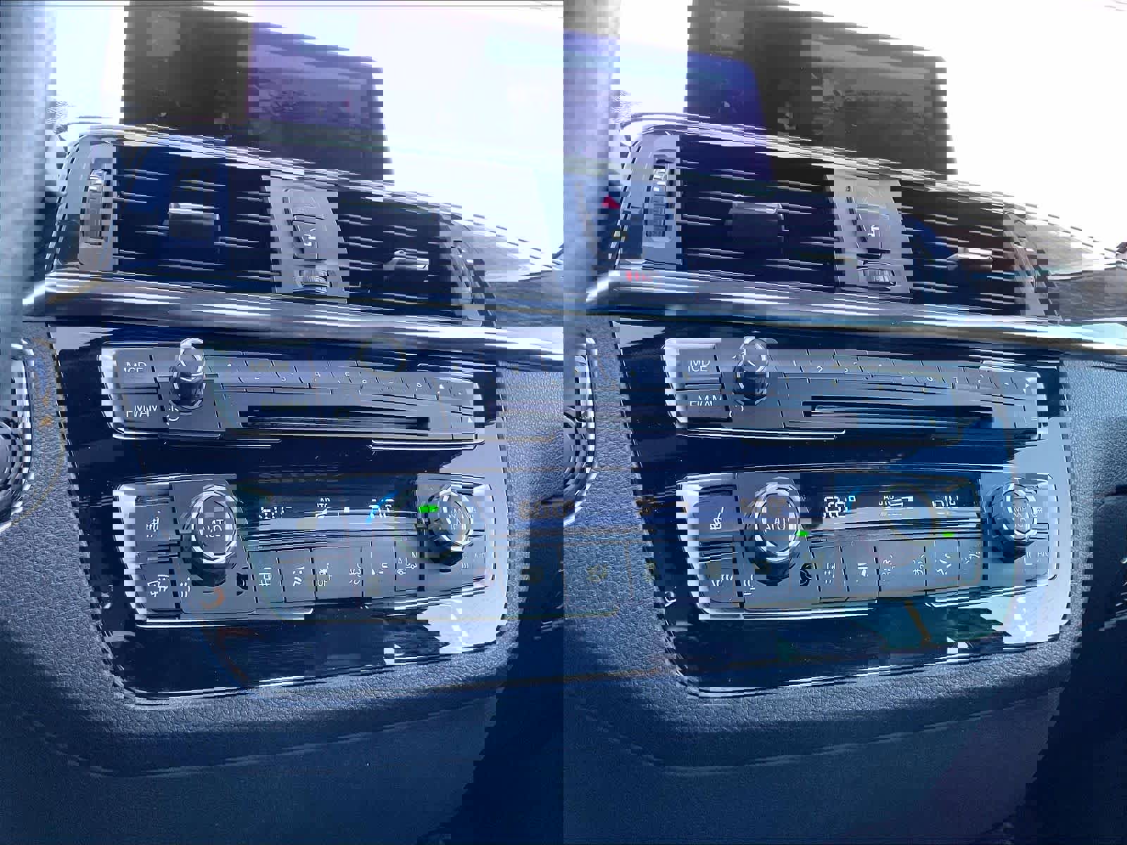 Used 2018 BMW 230i Coupe image 33