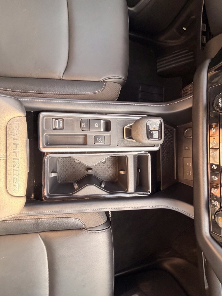 Certified 2025 Nissan Pathfinder SL FWD image 27