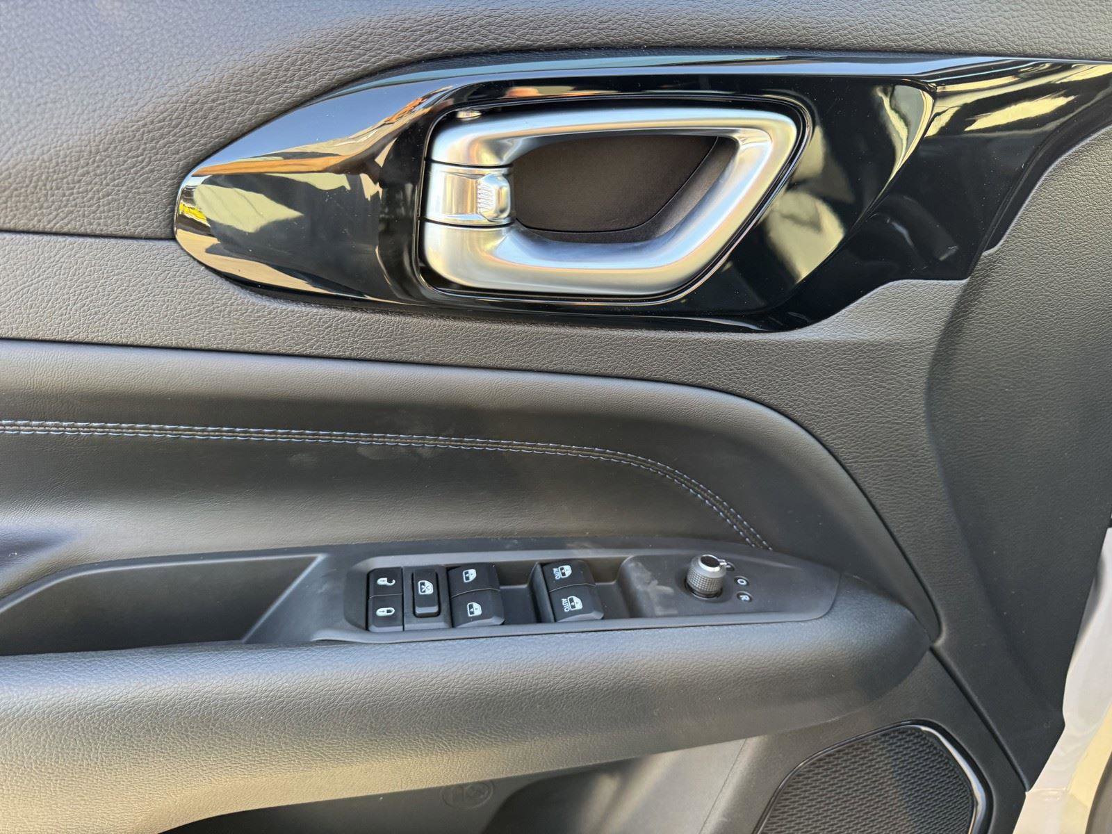 New 2026 Jeep Compass Limited image 12