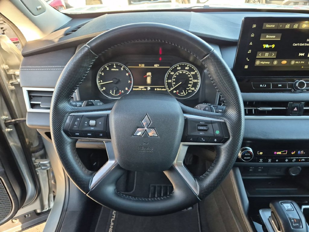 Used 2025 Mitsubishi Outlander SE AWD/4WD image 23