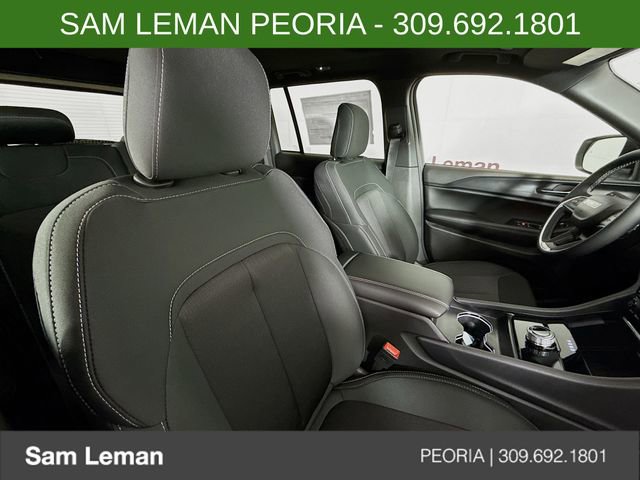 New 2025 Jeep Grand Cherokee Laredo w/ Luxury Tech Group I AWD/4WD image 27