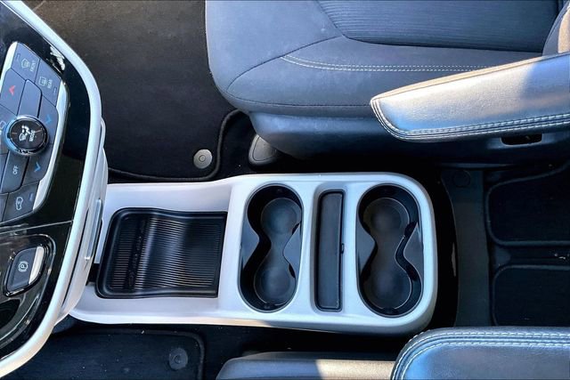 Used 2024 Chrysler Voyager LX image 19