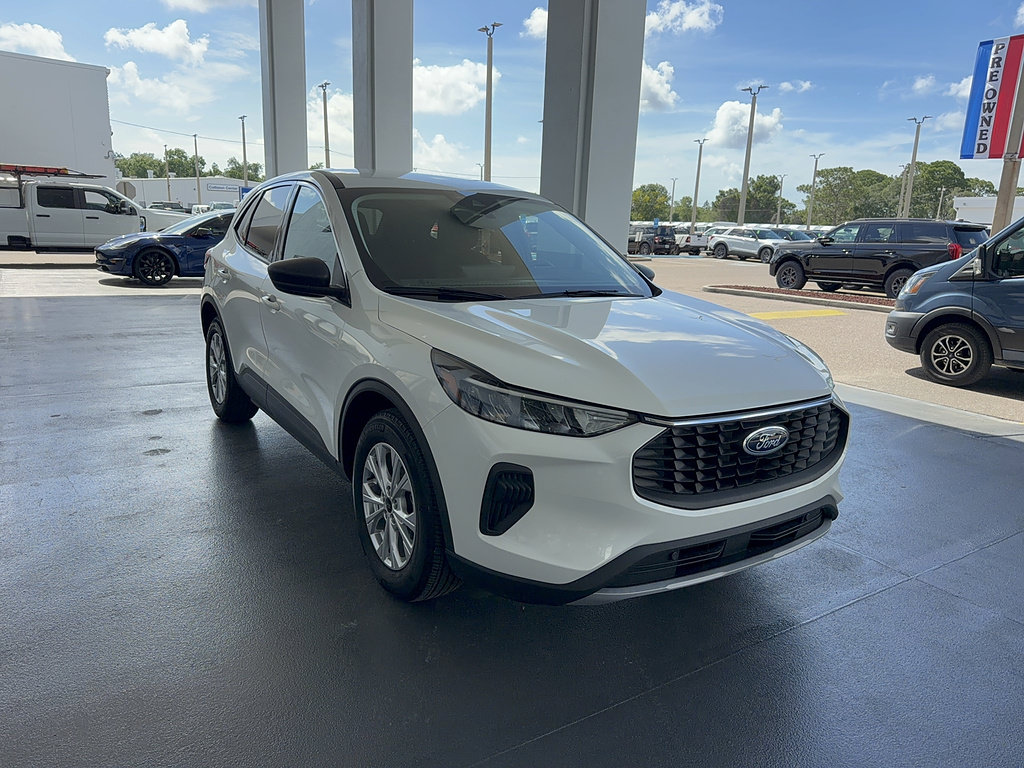 Certified 2023 Ford Escape Active w/ Tech Pack #1 FWD image 4