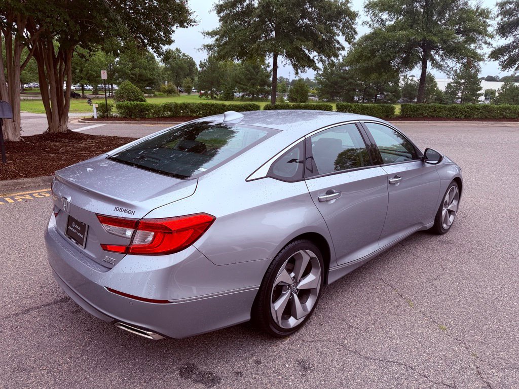 Used 2018 Honda Accord Touring image 14