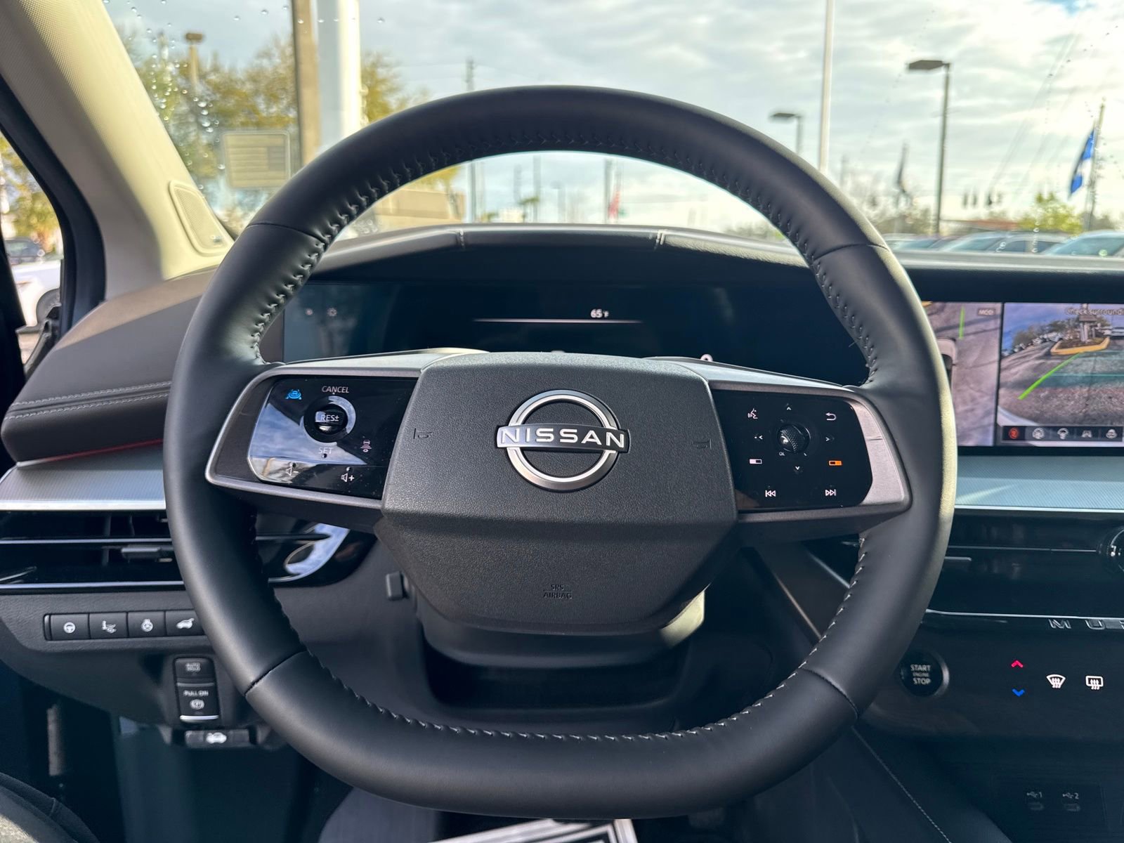 Certified 2025 Nissan Murano Platinum w/ Cargo Package image 16