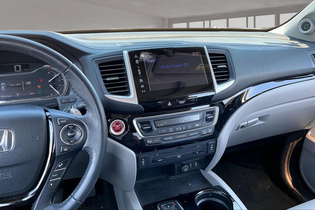 Used 2017 Honda Pilot Touring image 9