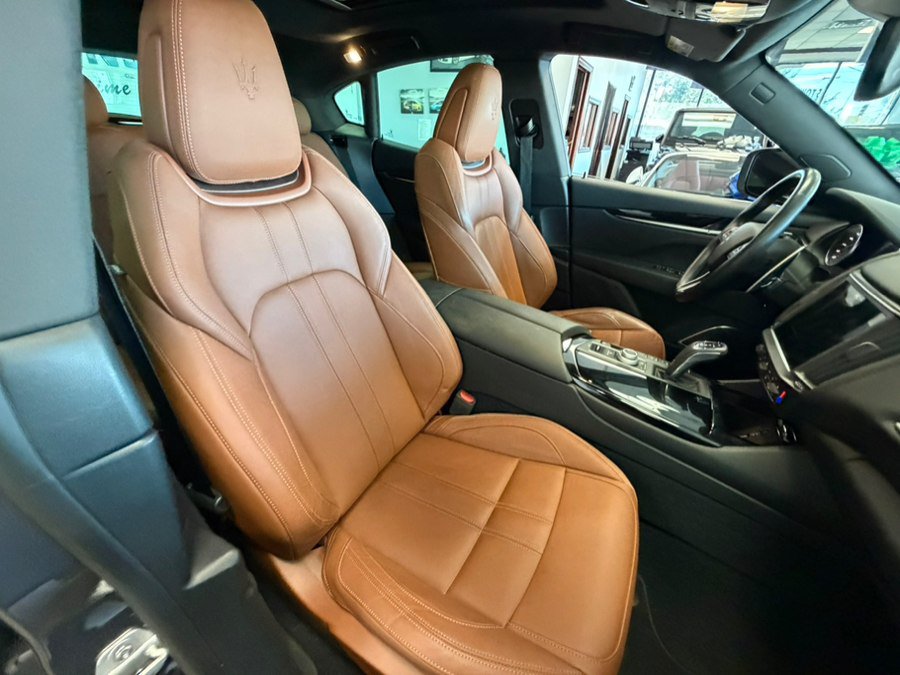 Used 2023 Maserati Levante GT AWD/4WD image 51