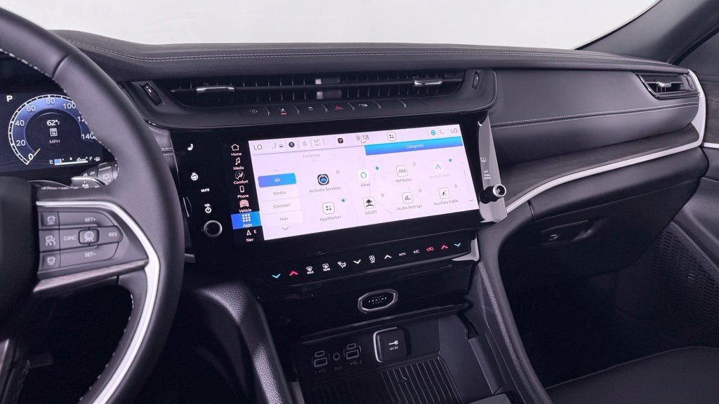 New 2027 Jeep Grand Cherokee Limited AWD/4WD image 22