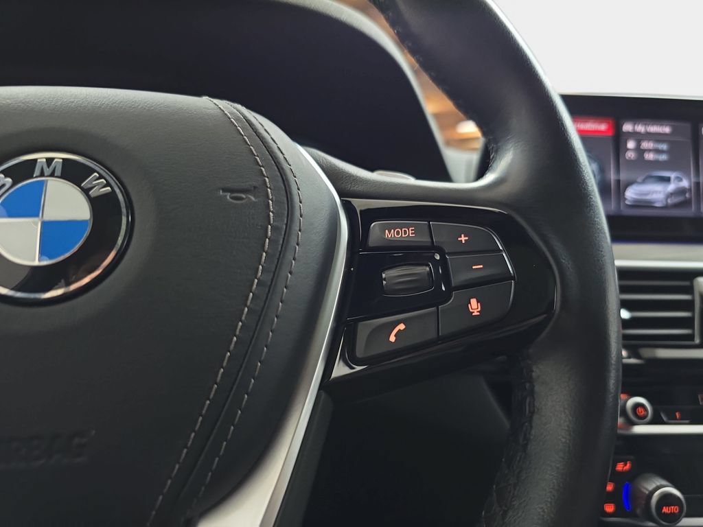 Used 2019 BMW 530e xDrive w/ Convenience Package AWD/4WD image 21
