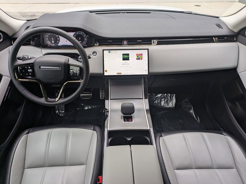 Certified 2025 Land Rover Range Rover Evoque Dynamic SE AWD/4WD image 17