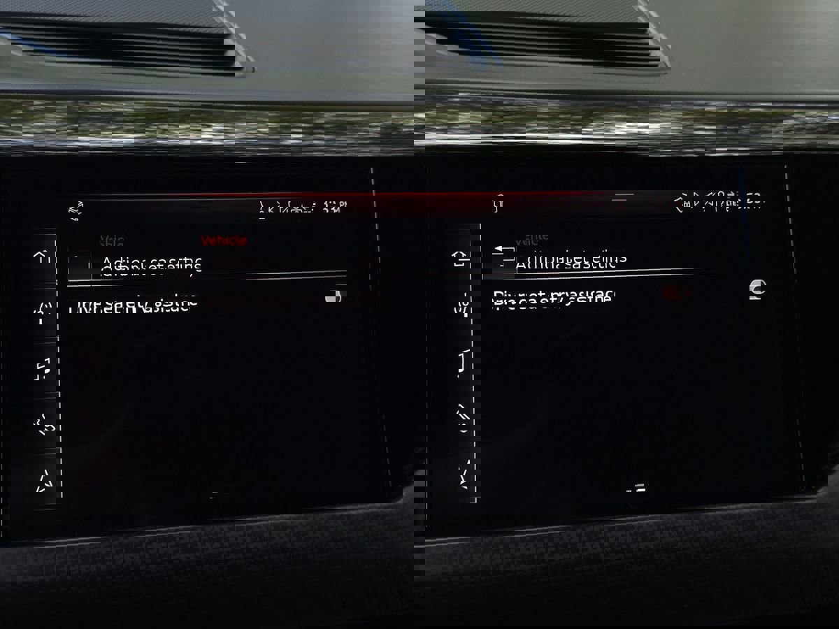 Used 2022 Audi RS e-tron GT w/ Carbon Performance Package image 50