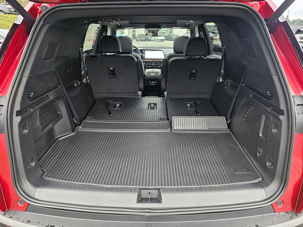 New 2026 Chevrolet Traverse Z71 w/ LPO, Floor Liner Package image 26