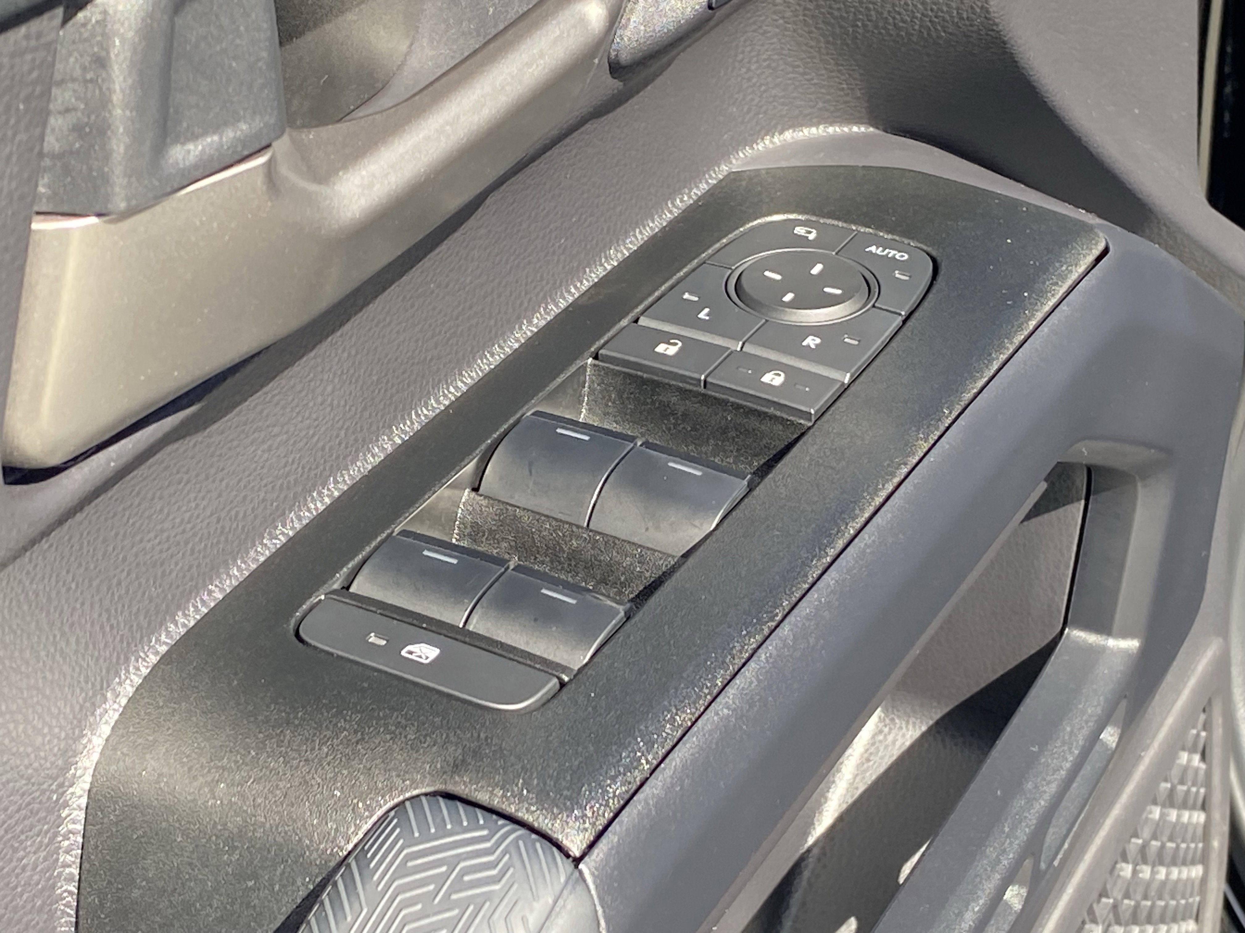 Certified 2025 Toyota 4Runner Platinum image 31