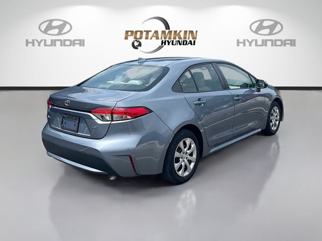 Used 2022 Toyota Corolla LE FWD image 5