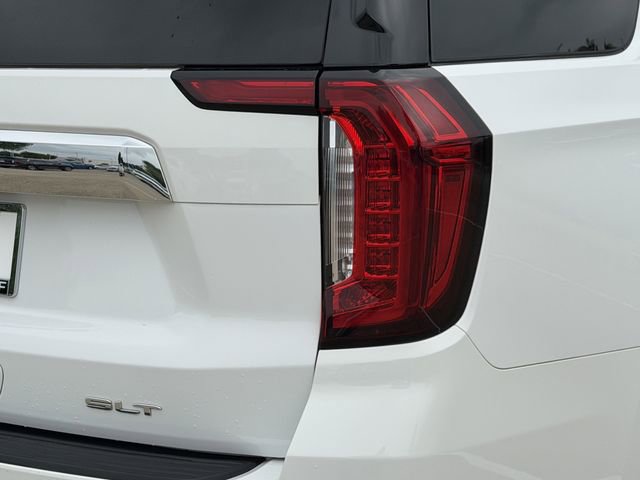 Used 2024 GMC Yukon SLT AWD/4WD image 7