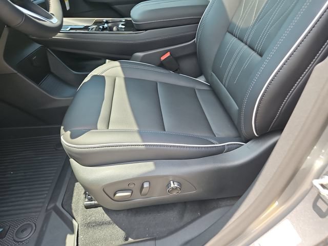 New 2026 Buick Enclave Avenir w/ Super Cruise Package AWD/4WD image 14