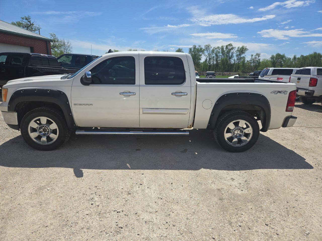 Used 2011 GMC Sierra 1500 SLE w/ Regional Value Package AWD/4WD image 5