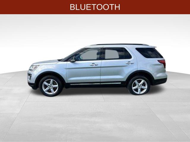 Used 2018 Ford Explorer XLT w/ Equipment Group 201A FWD image 4