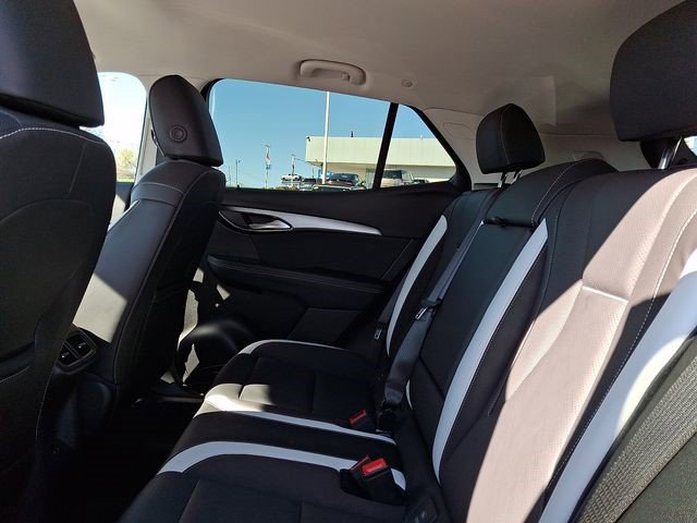 Certified 2025 Buick Envision Sport Touring image 7