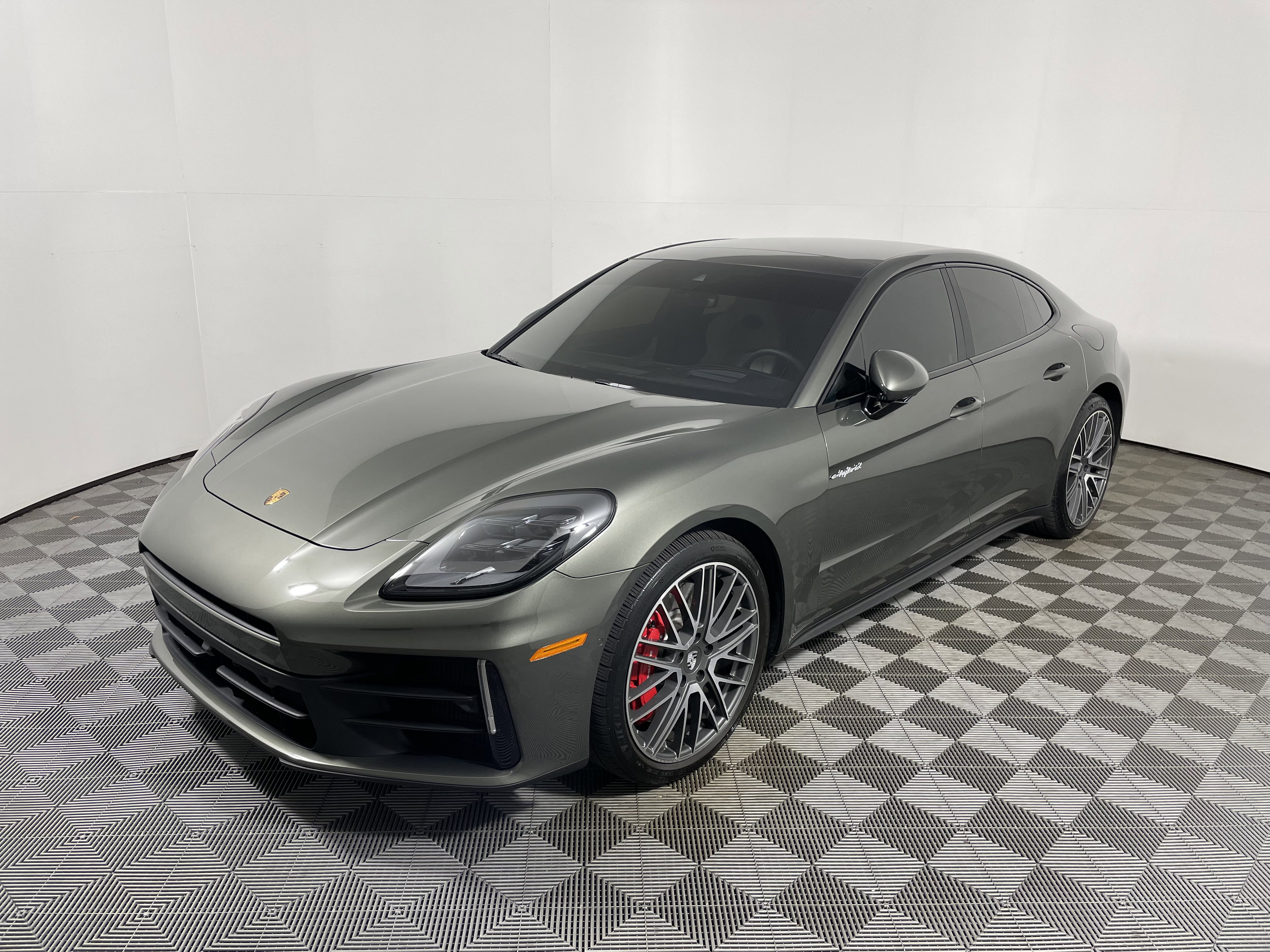 Certified 2025 Porsche Panamera 4S image 11