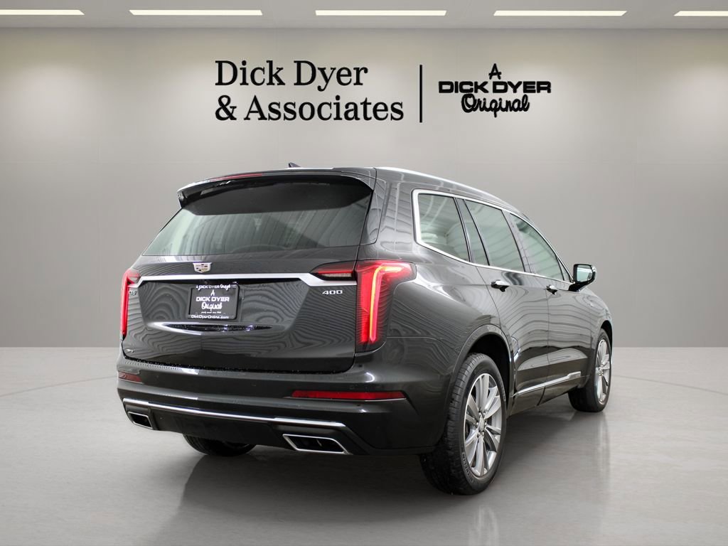 Used 2023 Cadillac XT6 Premium Luxury AWD/4WD image 2