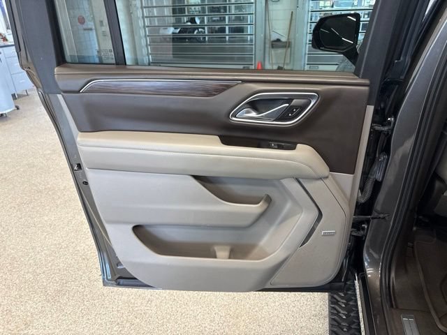 Used 2021 Chevrolet Suburban Z71 w/ Z71 Signature Package AWD/4WD image 31