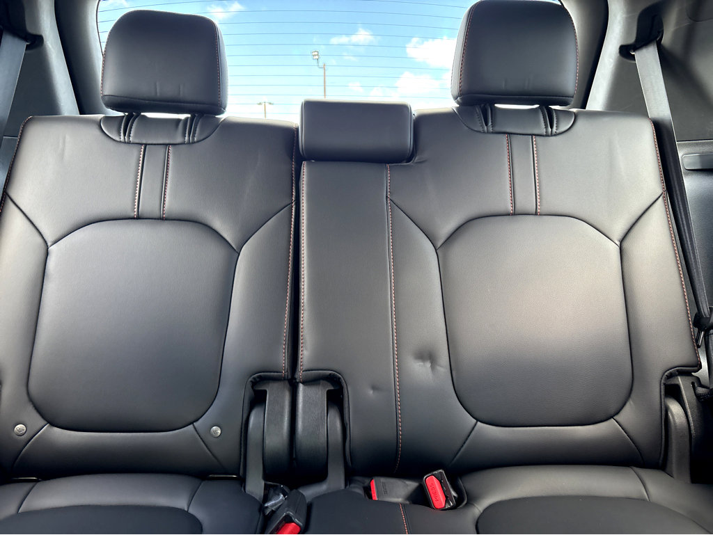 Used 2025 Honda Pilot TrailSport image 29