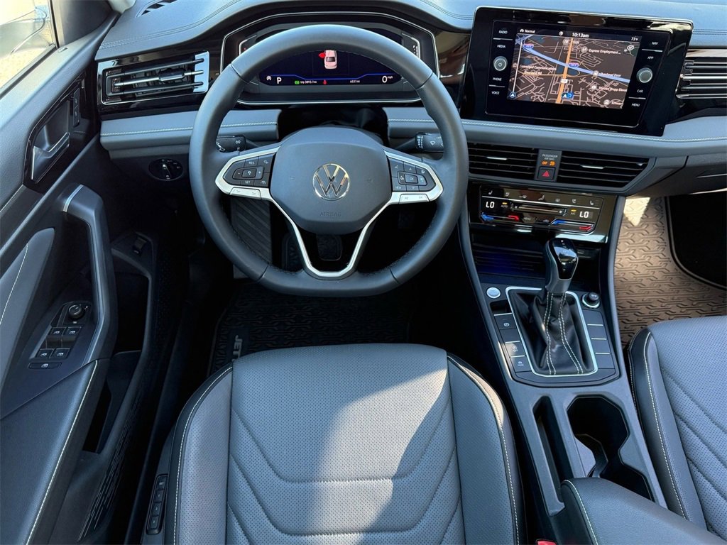 Certified 2025 Volkswagen Jetta SEL image 7