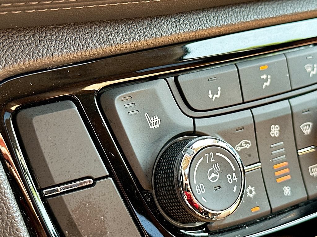 Used 2018 Buick Encore Essence AWD/4WD image 23