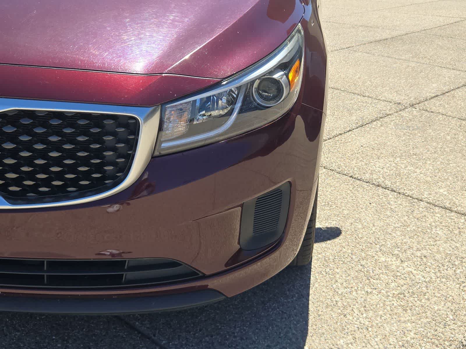 Used 2015 Kia Sedona LX w/ LX Convenience Package FWD image 11