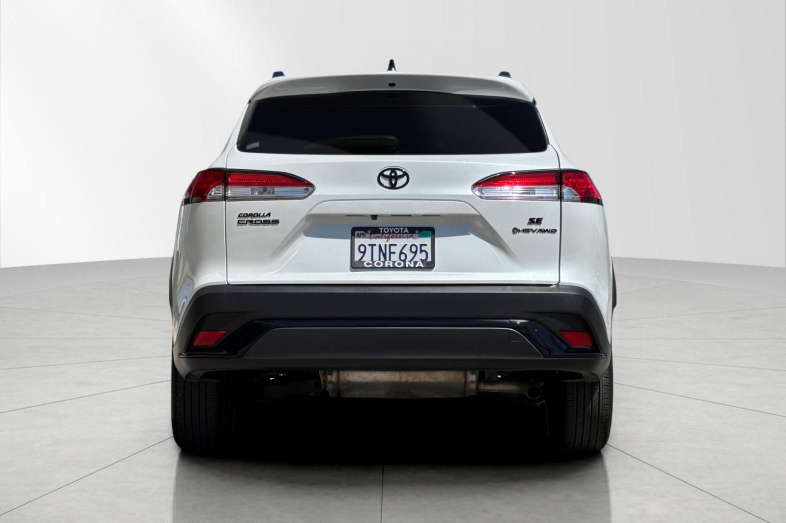 Used 2025 Toyota Corolla Cross AWD Hybrid w/ Moonroof Package image 5