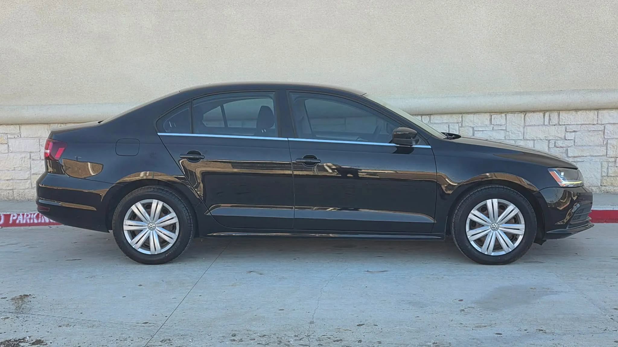 Used 2017 Volkswagen Jetta S FWD image 2