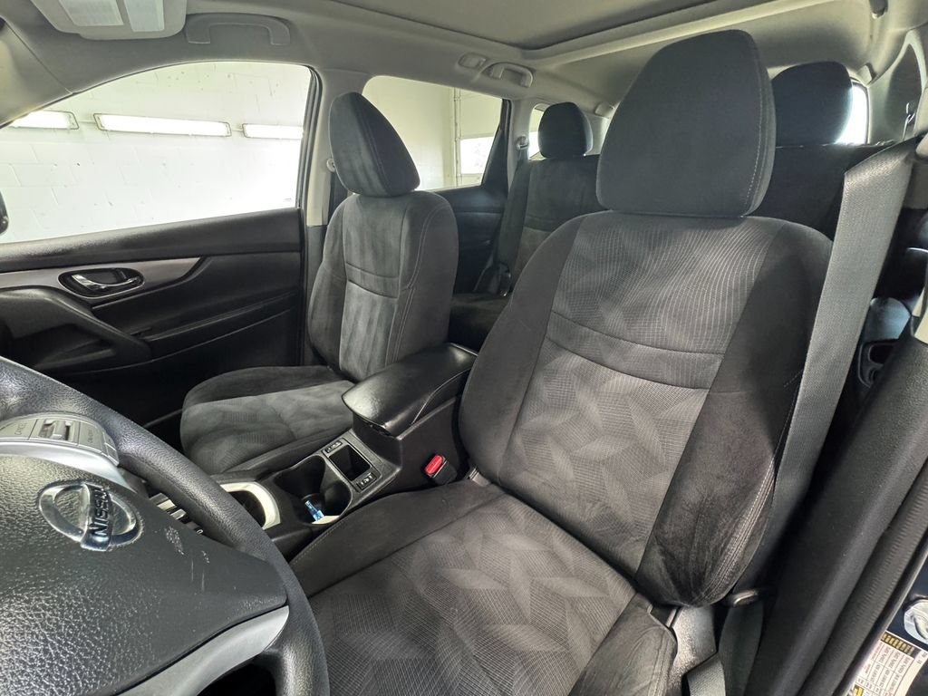 Used 2014 Nissan Rogue SV AWD/4WD image 13