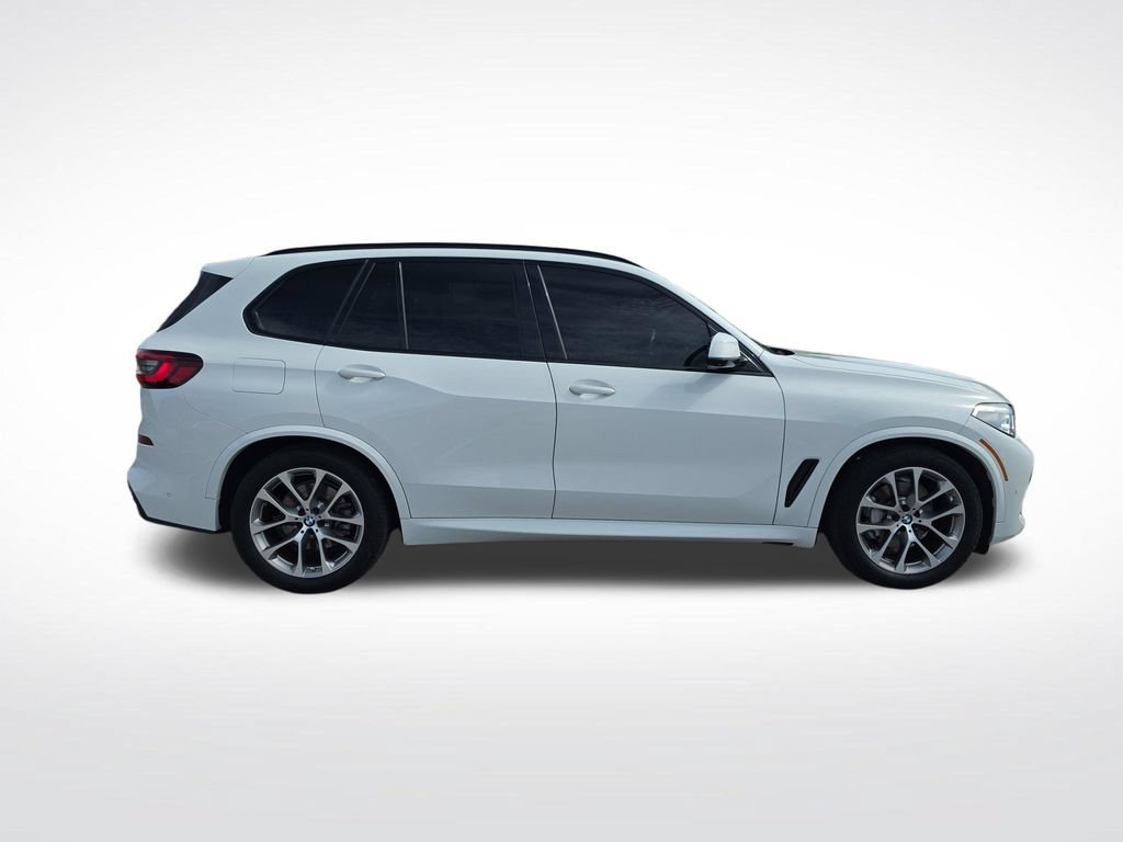Used 2022 BMW X5 xDrive40i w/ M Sport Package AWD/4WD image 8