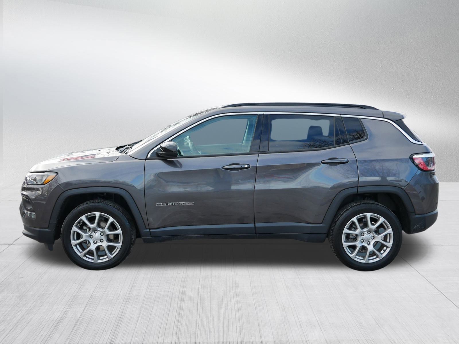Certified 2022 Jeep Compass Latitude image 4