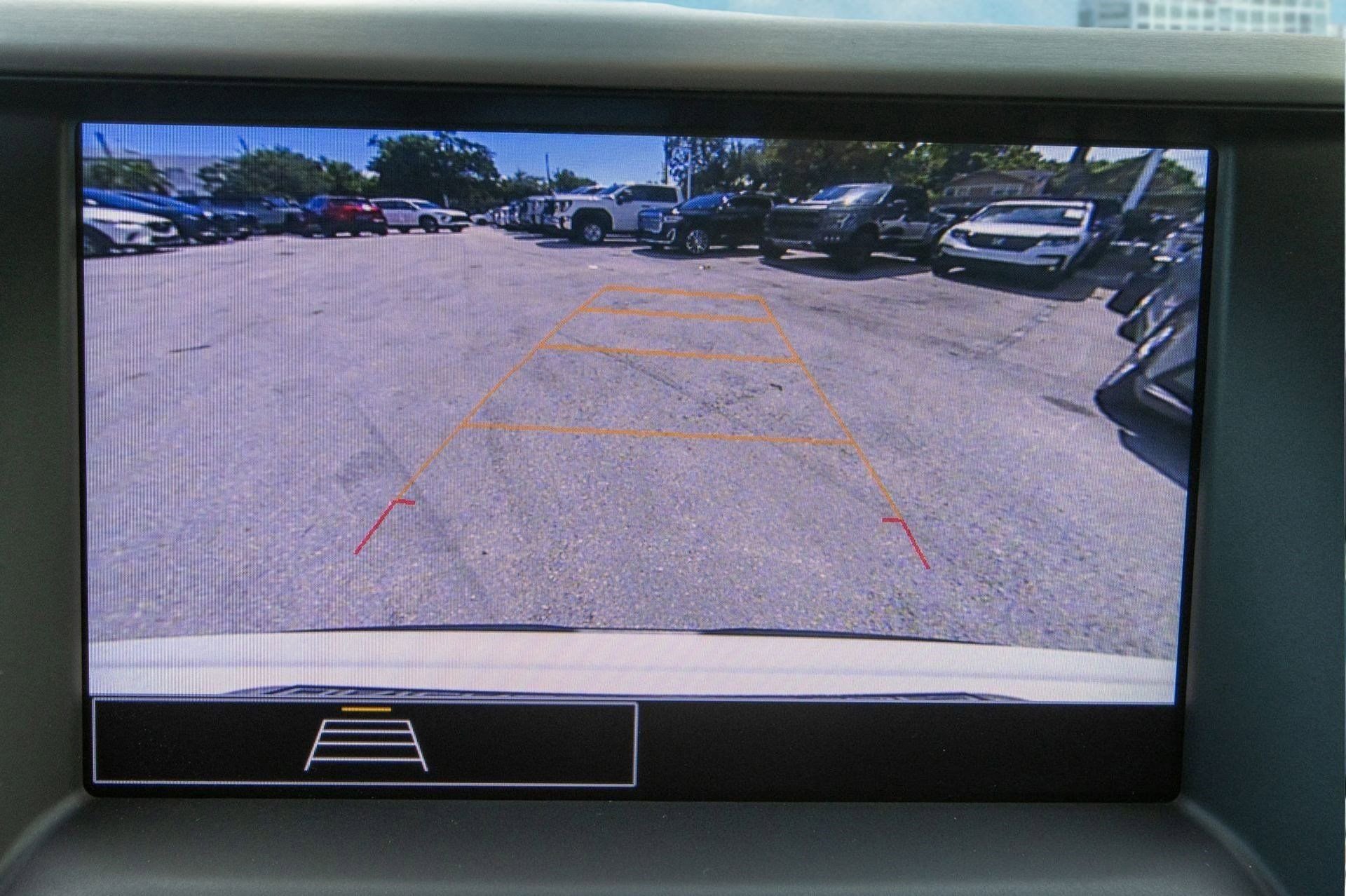 Certified 2022 GMC Acadia SLE w/ Driver Convenience Package image 32