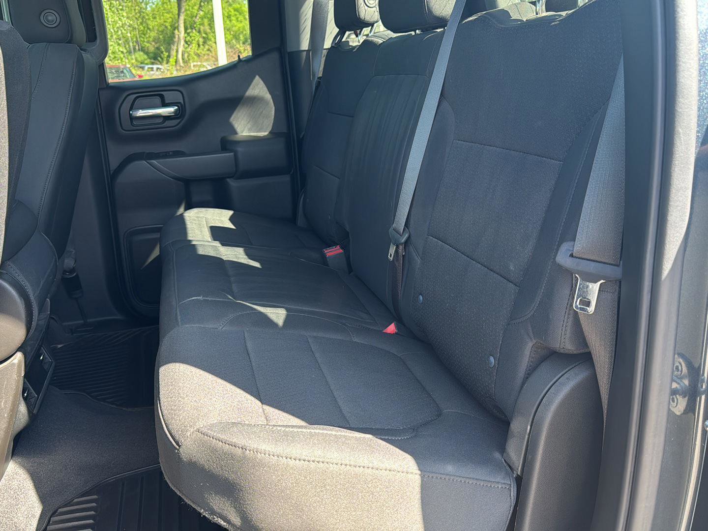 Used 2019 Chevrolet Silverado 1500 Custom w/ Custom Convenience Package AWD/4WD image 11