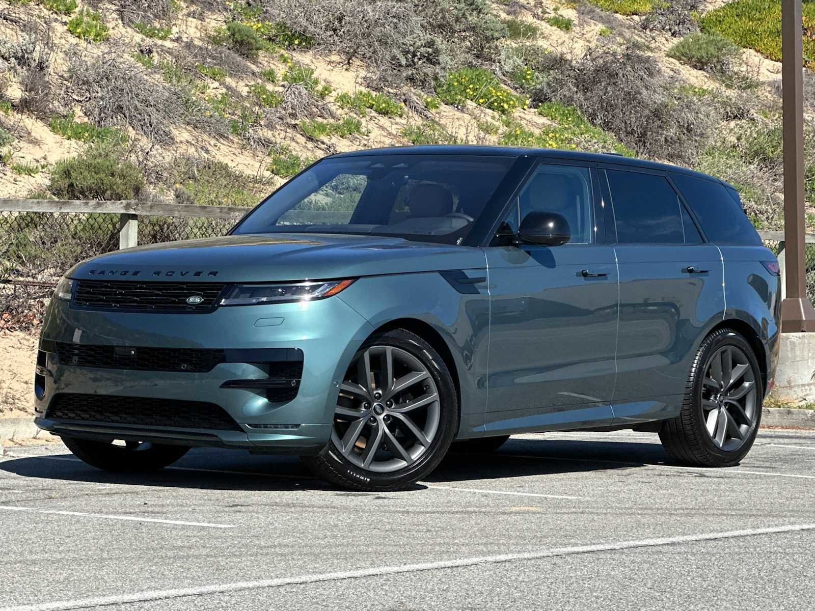 Used 2023 Land Rover Range Rover Sport SE Dynamic image 1