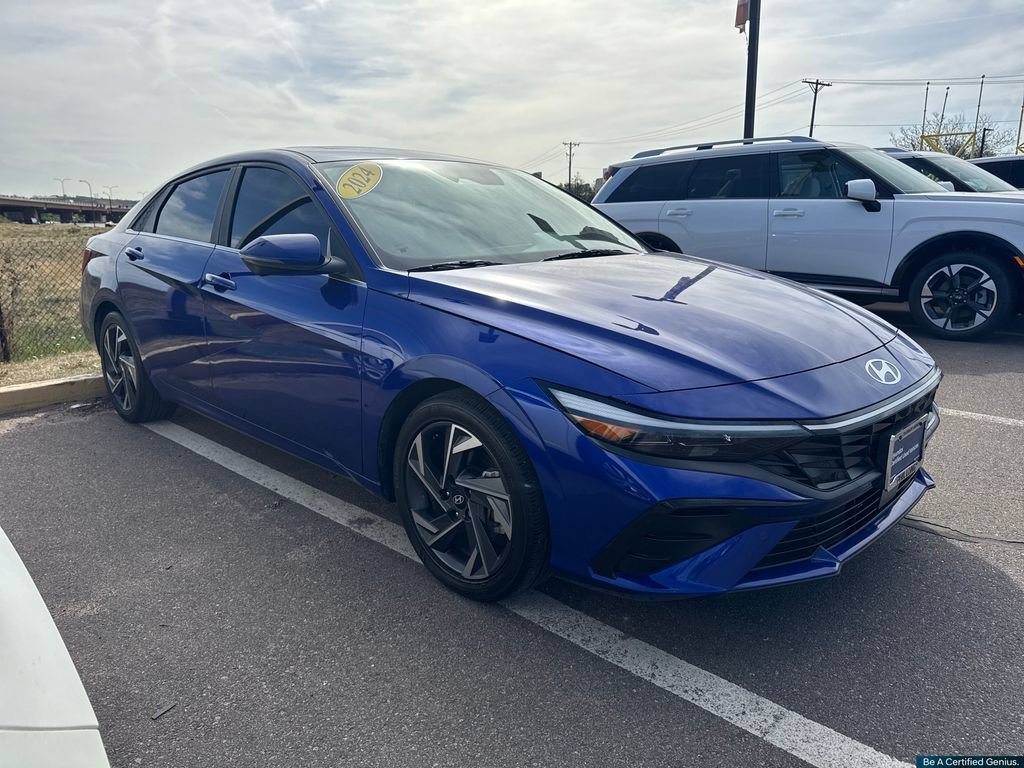 Used 2024 Hyundai Elantra Limited FWD image 12