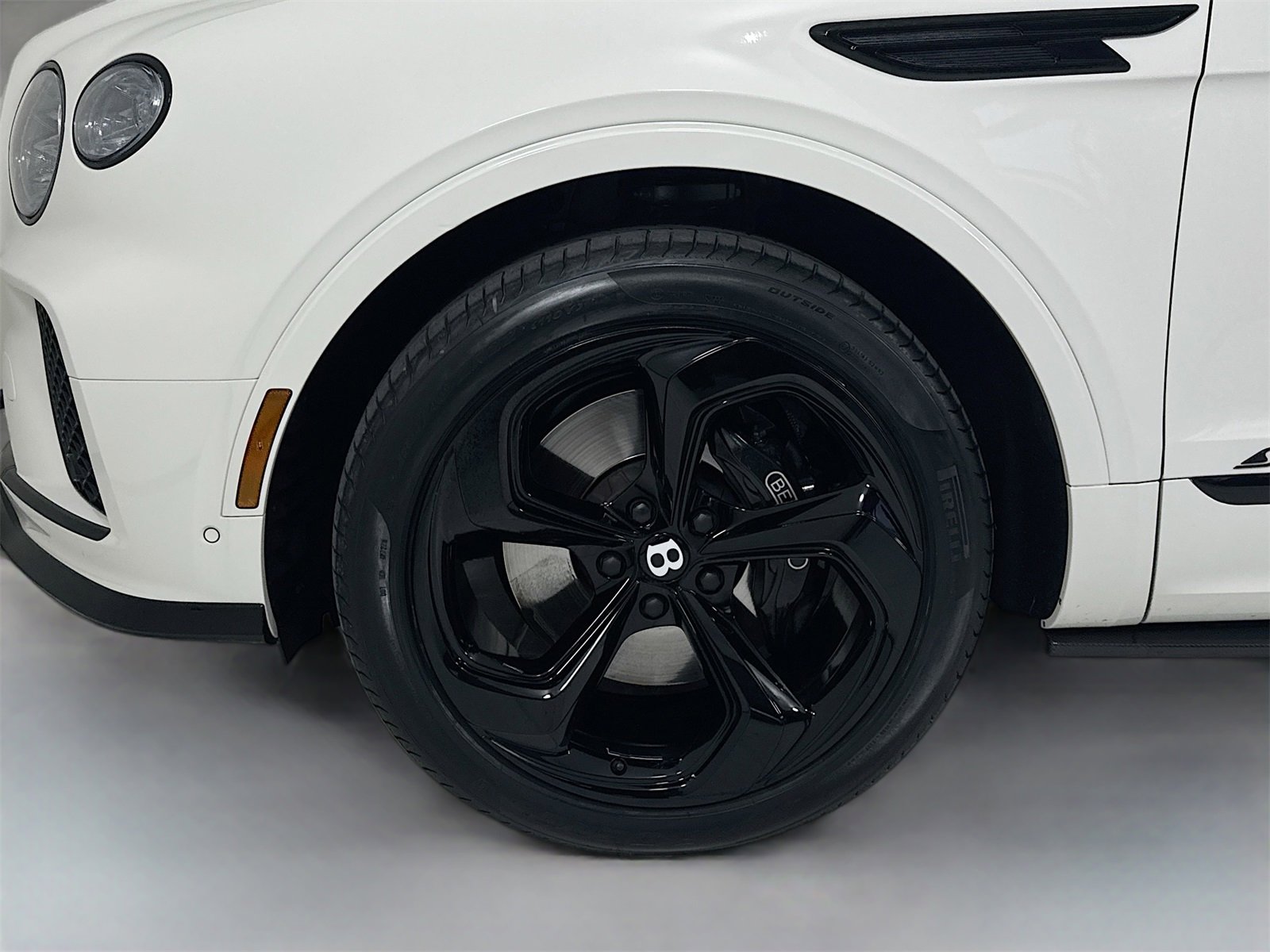 Used 2022 Bentley Bentayga image 6