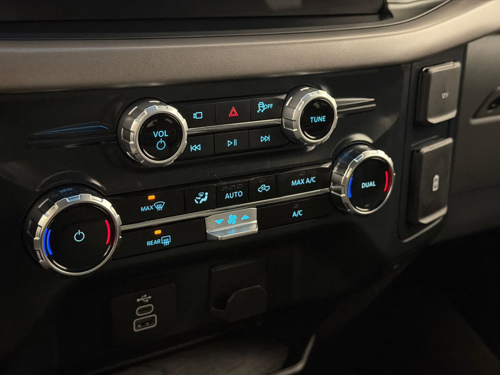 Used 2025 Ford F150 XLT w/ Equipment Group 301A Standard image 26