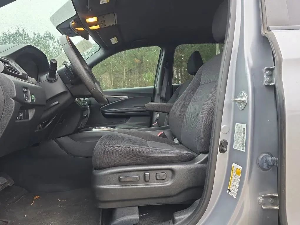 Used 2022 Honda Pilot Sport image 15